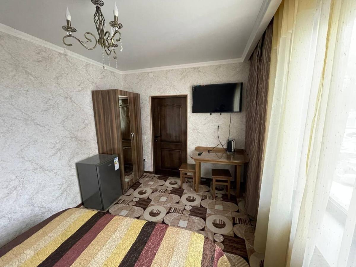 Guest House Eles Karakoł Zewnętrze zdjęcie